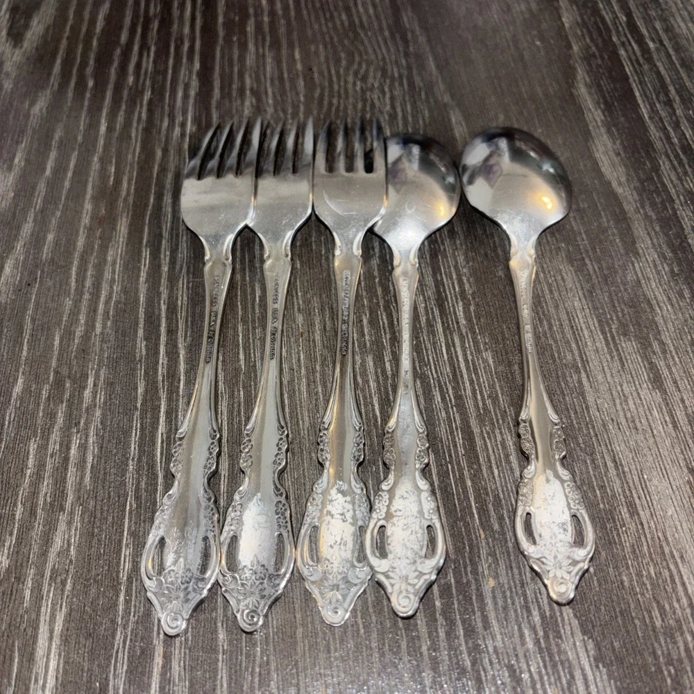 Oneida USA Stainless Raphael 3 Dinner Fork 7 1/2